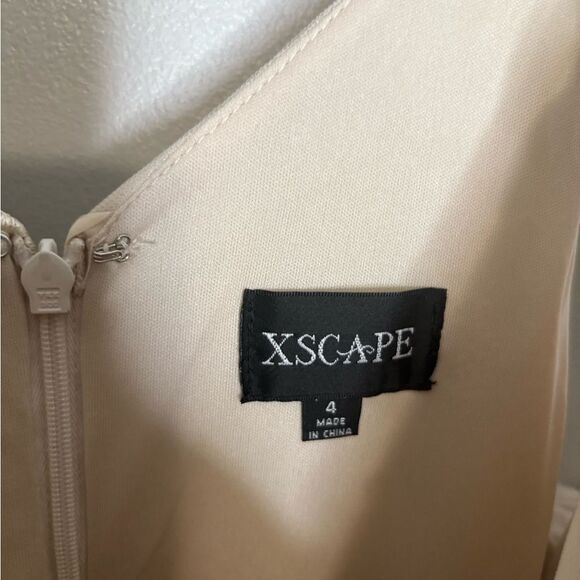 Xscape 3D Floral Applique Maxi Dress NWT - Picture 4 of 6